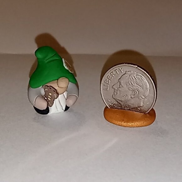 🎯 10 for $10 / Tiny Gnome with Gingerbread Figure - Picture 3 of 3